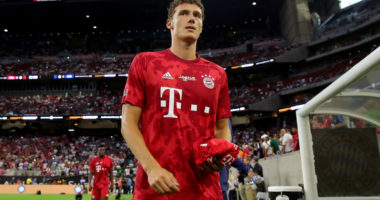Bayern  e ka nxjerr në shitje, Pavard kërkohet nga 4 skuadra të mëdha