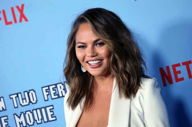 Revoltohet Chrissy Teigen, bllokon 1 milion njerëz në Twitter: Jam e shqetësuar për familjen