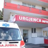 Covid-19 shënon viktimën e dytë në radhët e bluzave të bardha, ndërron jetë mjeku i familjes