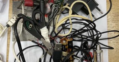 Leva, drogë, thika…: Kontroll “blic” në burgun e famshëm me shqiptarë në Greqi, çfarë gjeti policia