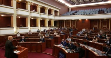 Seanca e fundit në Kuvend, nis votimi i ndryshimeve kushtetuese