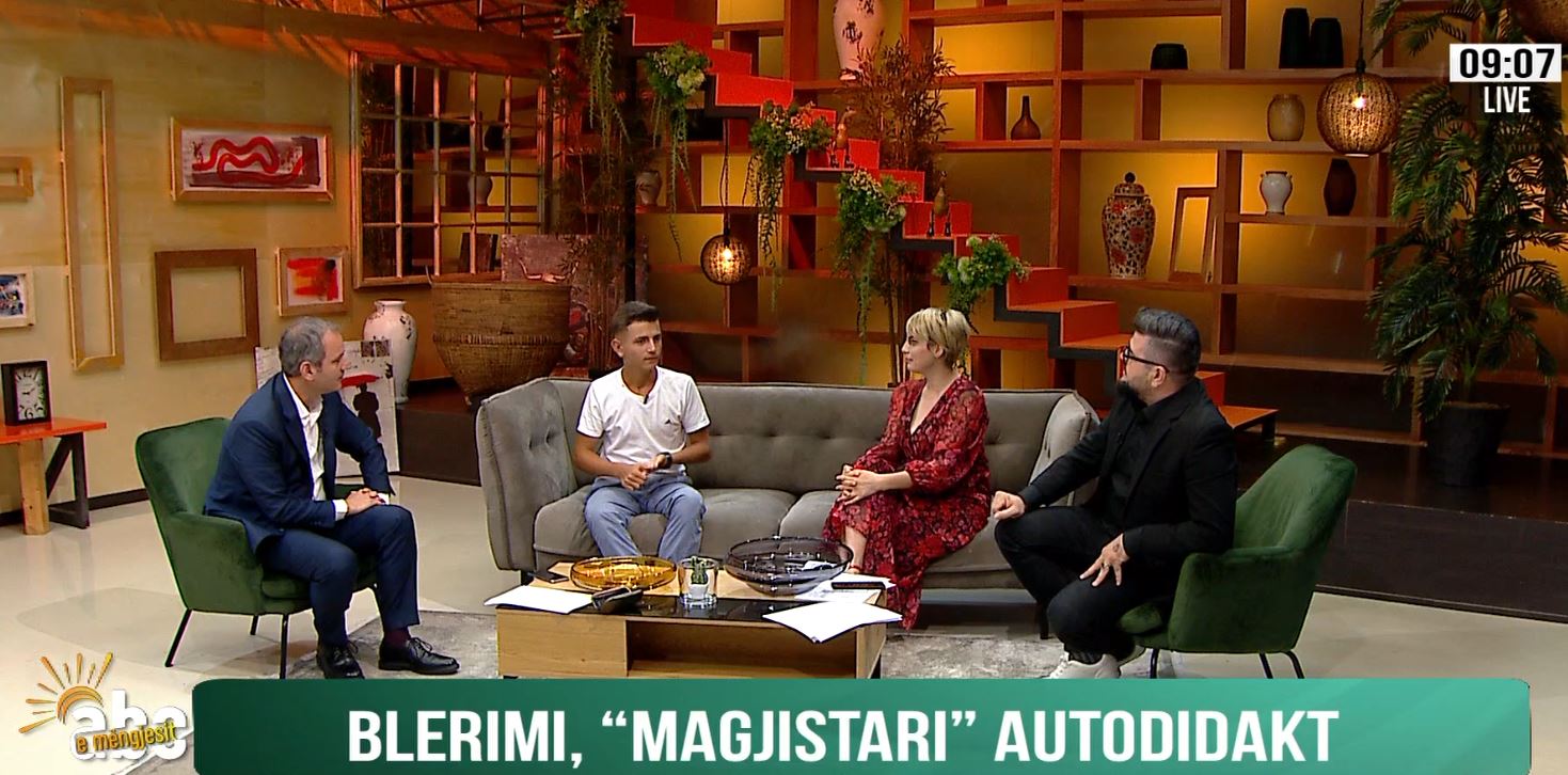 “Magjistari” autodidakt bën numra shpejtësie në studio, surprizon Kelin dhe Siborën