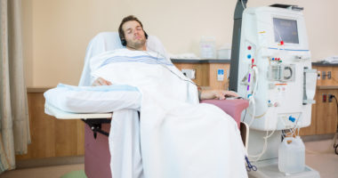 Studimi: Dëgjimi i muzikës para operacionit përmirëson pacientin