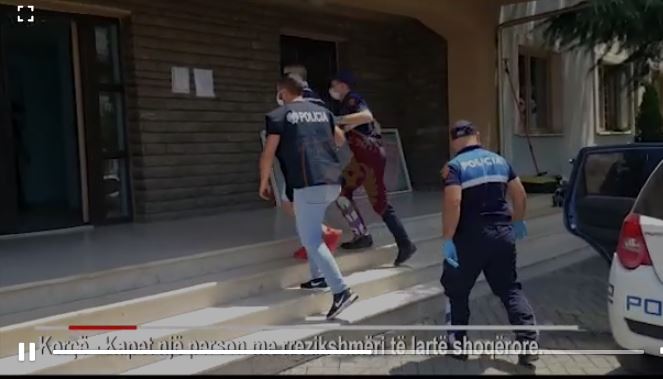 EMRI/ Pjesëtar i një grupi kriminal, policia arreston të rrezikshmin e Korçës