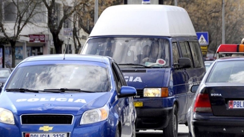 Rrihte sistematikisht të ëmën, arrestohet 28-vjeçari në Tiranë