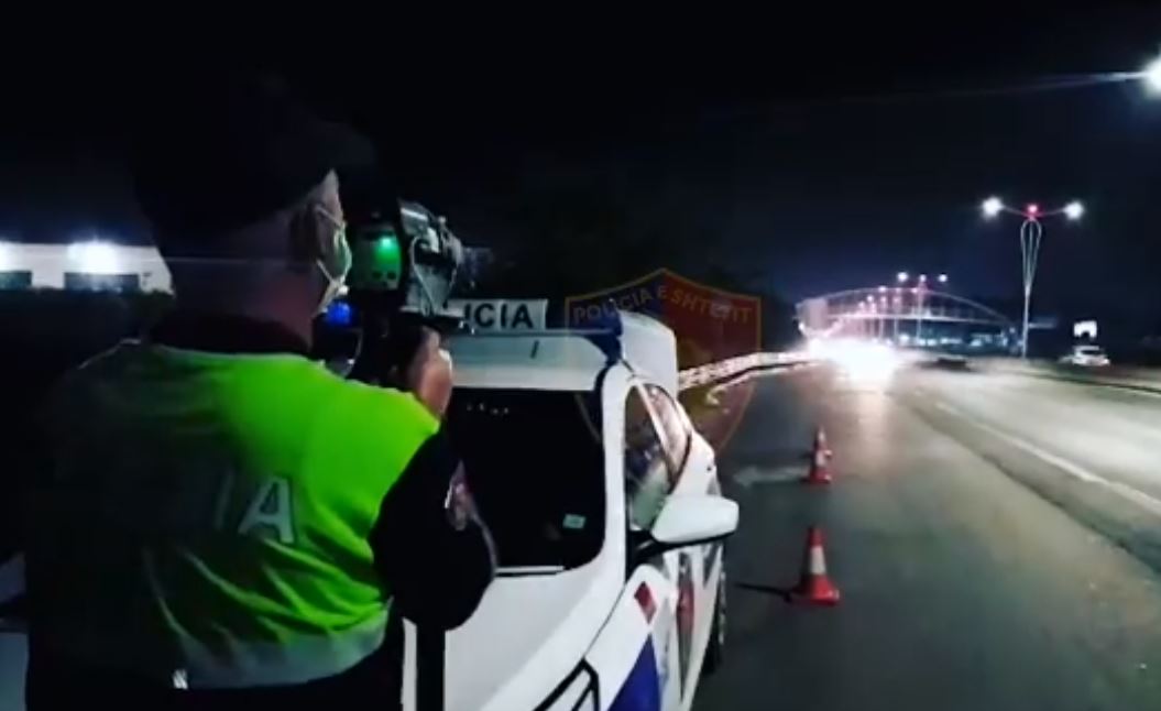 VIDEO/ Me 168 km/h dhe me 6 gjoba pa paguar nuk i ndalon policisë, kapet 32 vjeçari në Tiranë