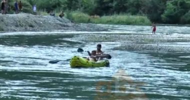 Rafting në Drinin e Zi, të rinjt sfidojnë egërsinë e lumit për një fundjavë ndryshe