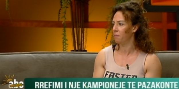“E pambështetur nga Federata Sportive”, kampionia bodybuilder bën rrëfimin e pazakontë
