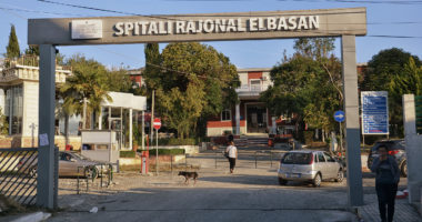 Përplasen tre automjete në aksin rrugor Elbasan-Librazhd, gjashtë të lënduar