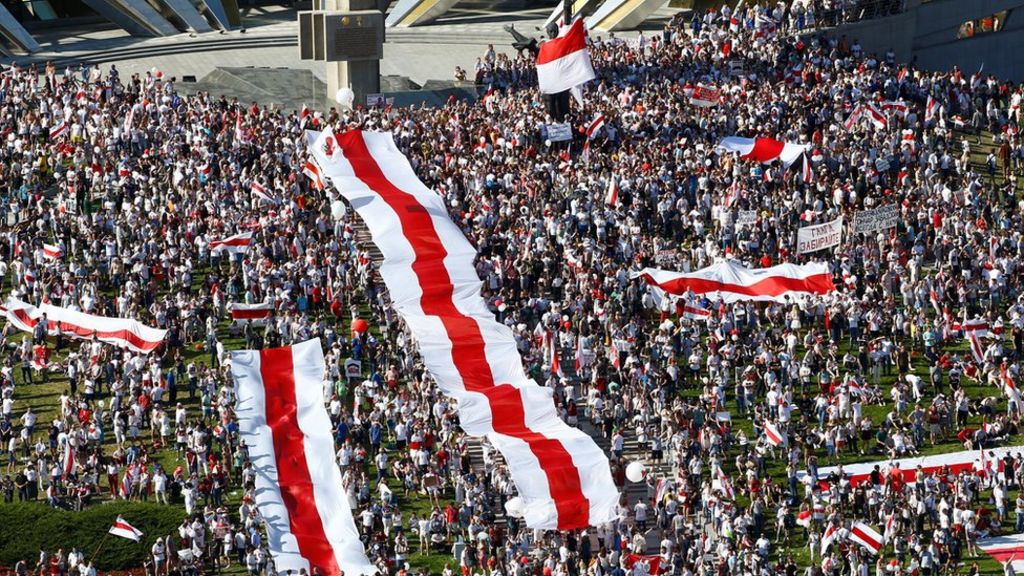 Protesta masive lë në hije mitingun e presidentit Lukashenko në Bjellorusi