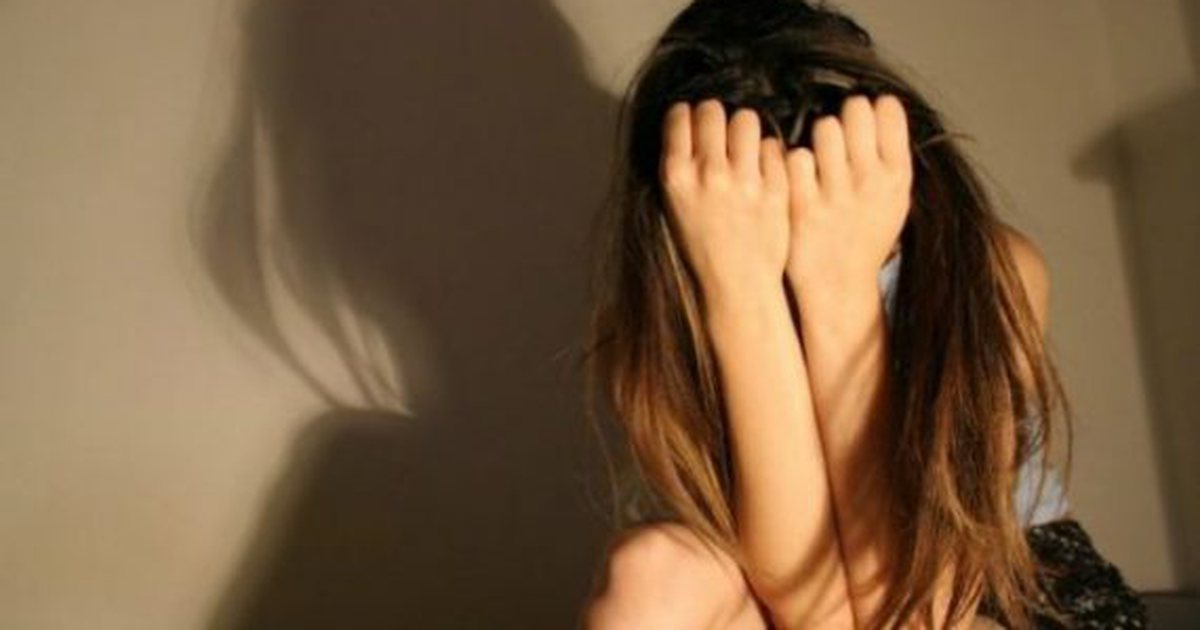 Ngacmoi seksualisht nënën e re, një muaj paraburgim për ish-ministrin shqiptar