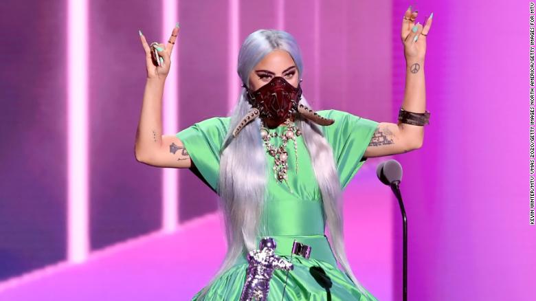 FOTO/ Maskat e Lady Gaga marrin vëmendjen e gjithë MTV Video Music Awards