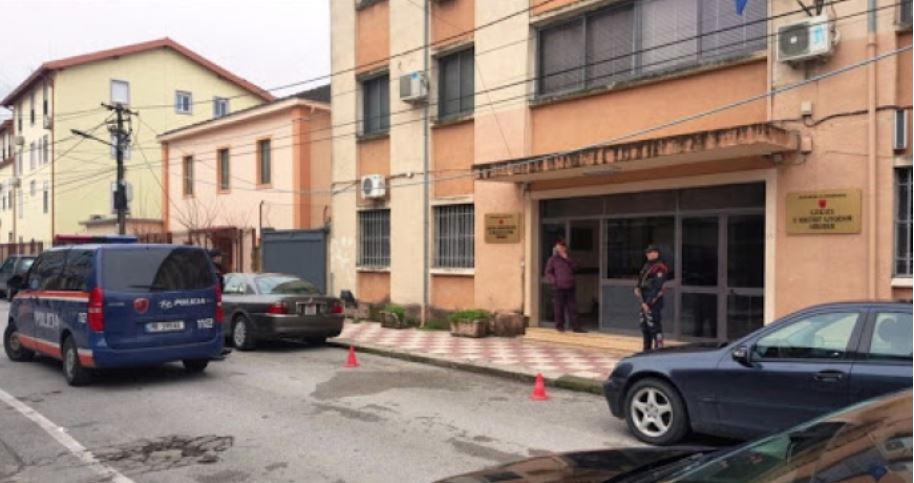 Tension at Shkodra Court, three arrested