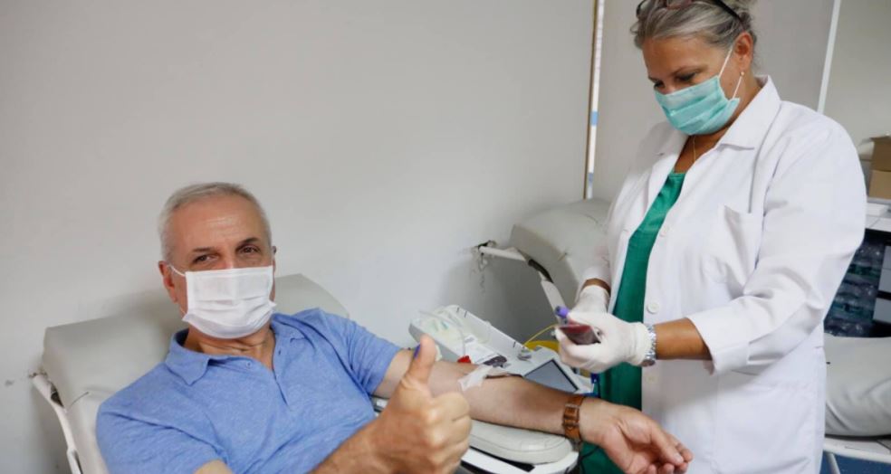 Albanian doctor who recovered from COVID-19 donates plasma for the infected