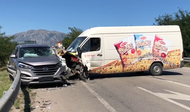 Aksident i trefishtë në Korçë, një i plagosur