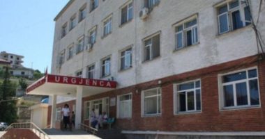 Shkaqet ende të paqarta, 44-vjeçari nga Ukraina ndërron jetë në spitalin e Vlorës