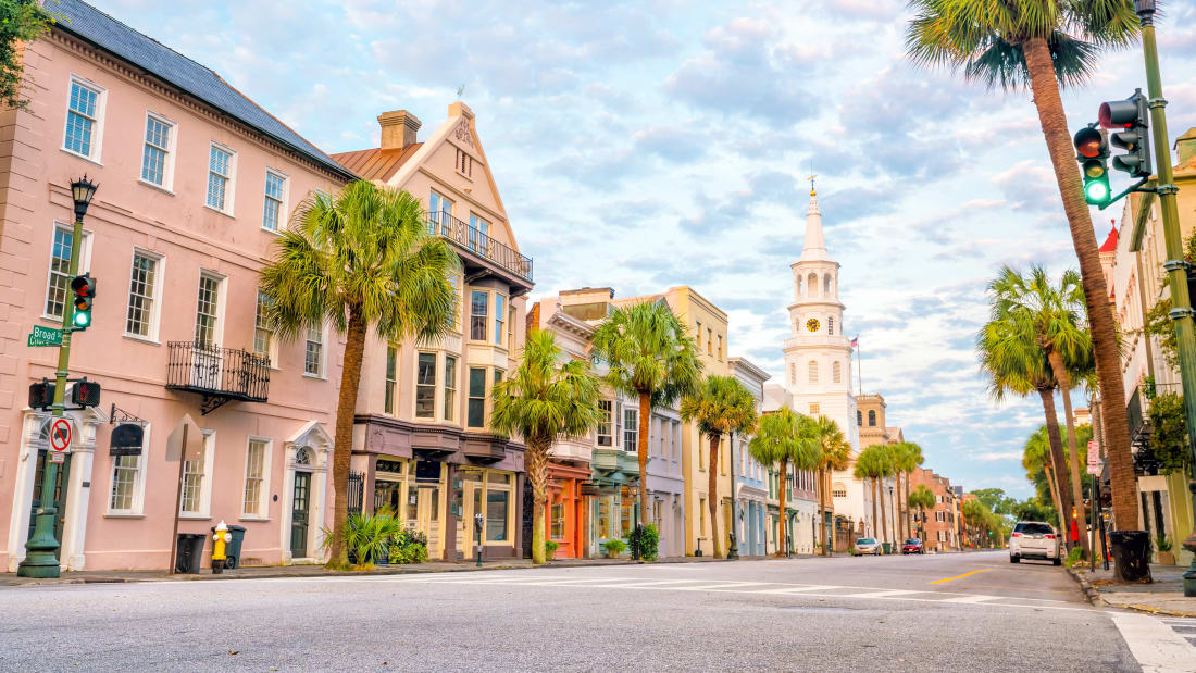 Ndër qytetet më të bukura në botë për turizëm, çfarë “fsheh” historia e zhvillimit të Charleston