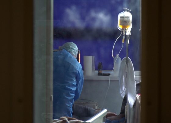 Prej ditësh në terapi intensive, një tjetër mjek shqiptar humb jetën nga koronavirusi