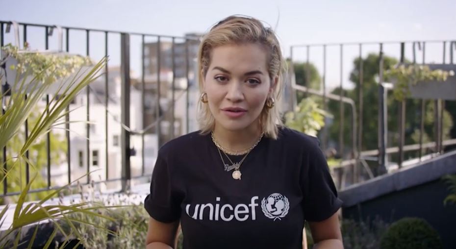 Rita Ora mesazh për Kosovën: Respektoni masat, mbroni veten e të dashurit nga Covid-19