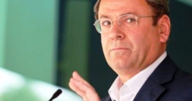 “Pranë familjes, më në fund”, pas 55 ditësh i infektuar me COVID-19, shërohet ish-deputeti i PS