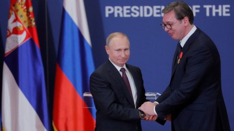 Zyrtarja e lartë ruse u tall me presidentin serb, Putin i kërkon falje Vuçiç-it