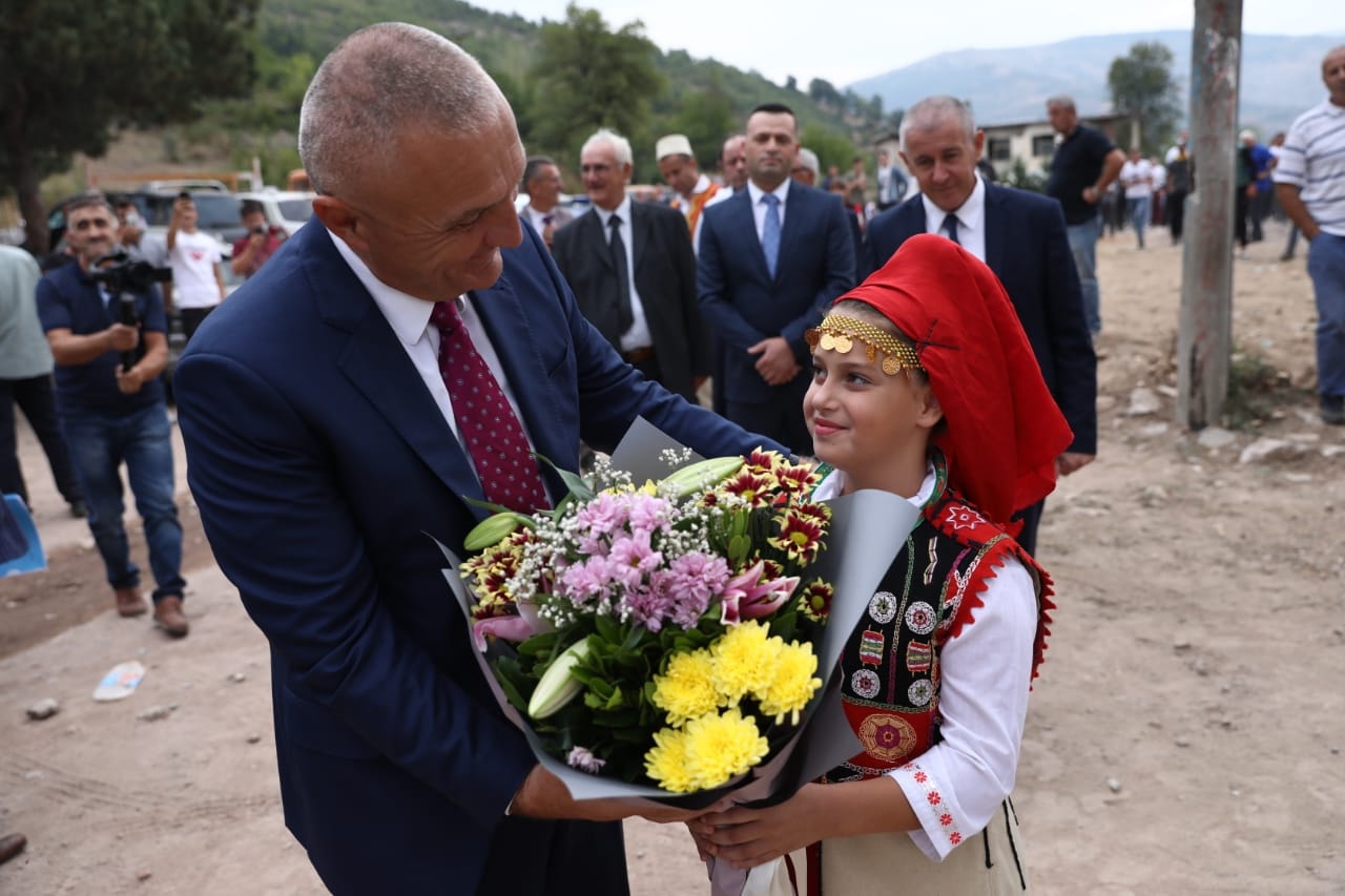 “Zot t`i dalim këtij vatani”, Meta mesazh nga Zall Dardha e Dibrës