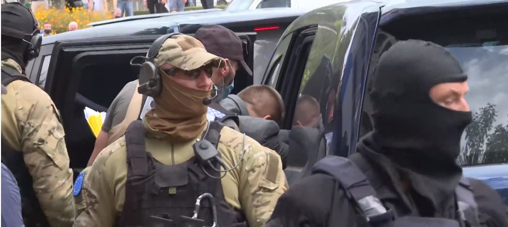 Policia e EULEX-it e armatosur rëndë, niset drejt Hagës Hysni Gucati