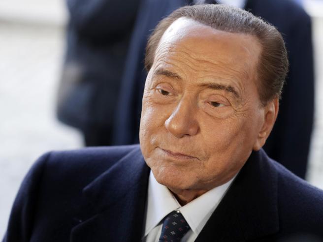 Urgjent në spital prej Covid-19, zbulohet komplikacioni i Berlusconit