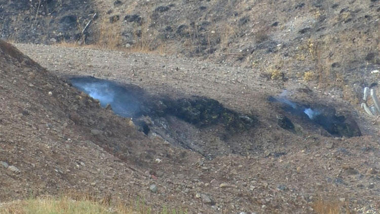 Flakë që dalin nga toka, në vendin e tmerrit në Turqi