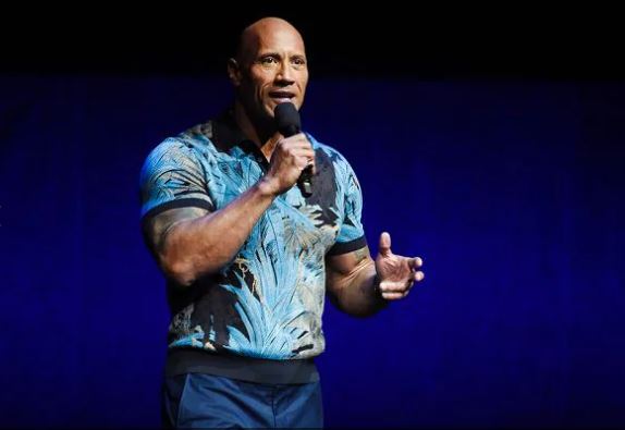 Mbështetja që nuk pritej: The Rock, ikona e republikanëve apel votuesve të zgjedhin Joe Biden