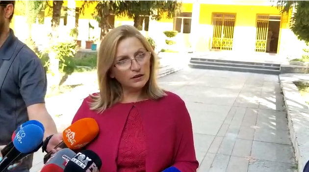 Nisja e shkollave, Ademi: Formulari nuk tregon nëse je i prekur nga Covid-19, duhet testim