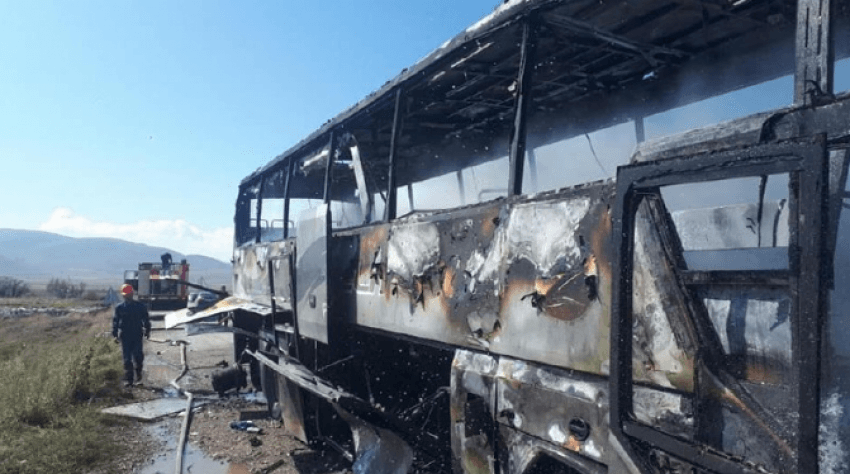 Autobusi civil u sulmua me dron, Armenia paralajmëron Azerbajxhanin