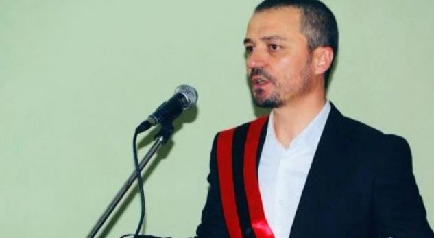 Artur Bushi i përgjigjet PD-së: Banorëve iu dhamë paratë, rrinë pranë shtëpive të dëmtuara për tokat