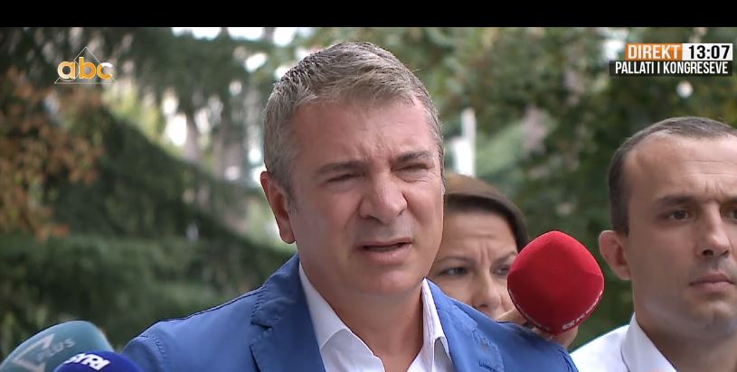 Opozita bojkotoi mbledhjen e Këshillit Politik, Gjiknuri: Duan të krijojnë krizë artificiale