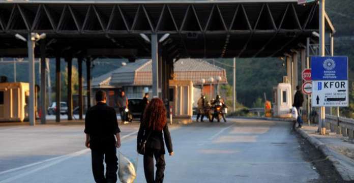 Maqedonia vendos, qytetarët e Kosovës mund të futen vetëm me test negativ Covid