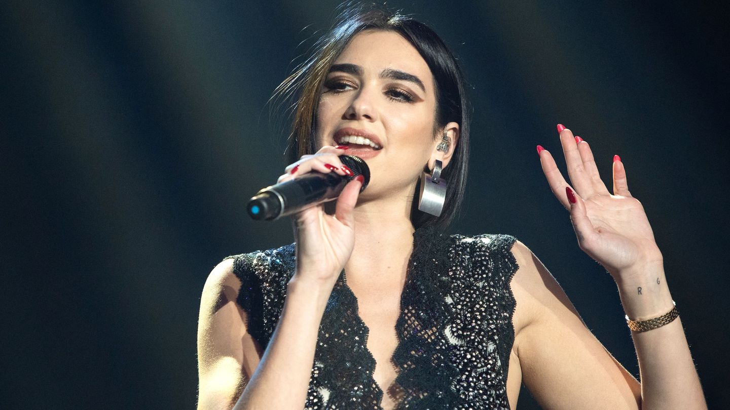 Dua Lipa vazhdon të bëjë krenarë shqiptarët, do të jetë pjesë e albumit të artistes së njohur