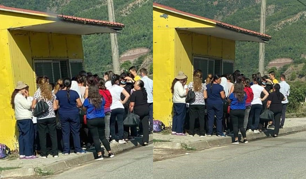 PD publikon fotot: Njerëzit në radhë, pa asnjë distancim për 3 mijë lekëshin e ndihmës