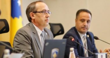 Zëvendësi i Hotit: Kryeministri e merr bukën nga shtëpia dhe e ha në zyrë, nuk shkon në restorant