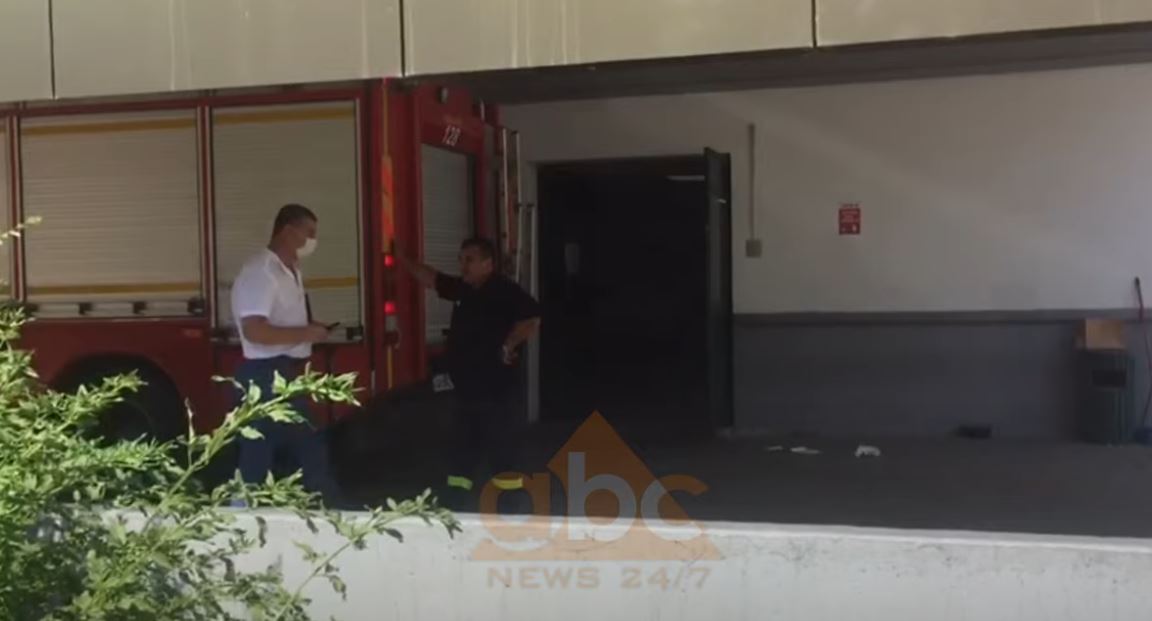 Përfshihet nga flakët Urgjenca e Spitalit të Durrësit, evakuohen pacientët