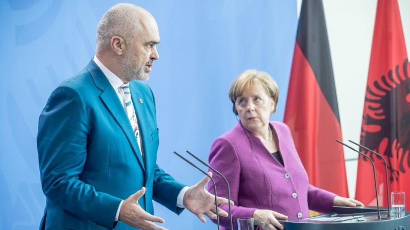 Edi Rama vizitë në Berlin, takon kancelaren gjermane Angela Merkel