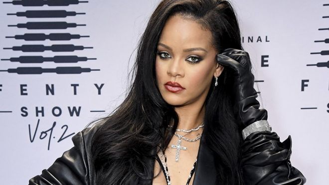 Gafa në shfaqjen e modës, Rihanna u kërkon falje myslimanëve: Nuk do të përsëritet