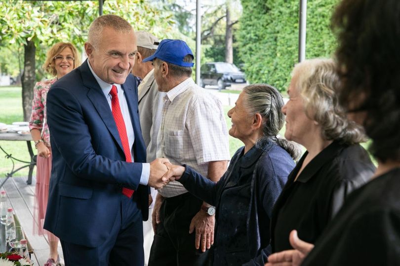 Meta Ditën Botërore të të Moshuarve: Trajtimi nga shteti i papërfillshëm, braktisja plagë e rëndë