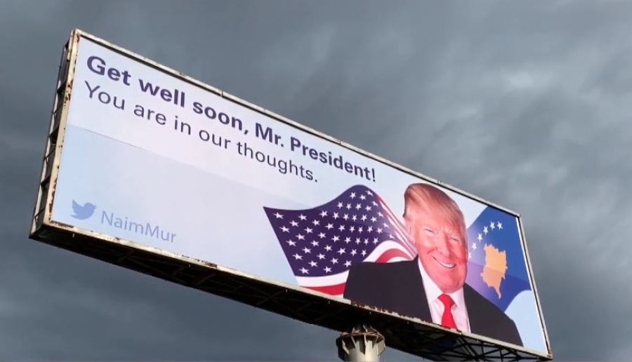 Shqiptari paguan 1 mijë euro për posterin e Donald Trump