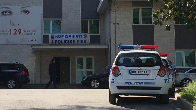 Dhunuan 19-vjeçarin, policia e Fierit shoqëron 5 adoleshentë