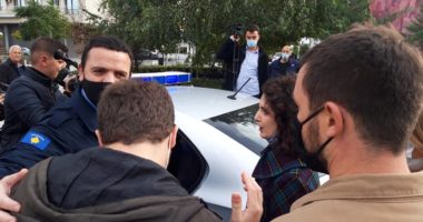 Dalin pamjet, policia në Kosovë arreston dy zyrtarë të PSD-së