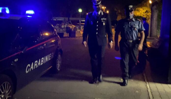 Plagosi me thikë etiopianin, shqiptari arrestohet në Itali duke pirë kafe