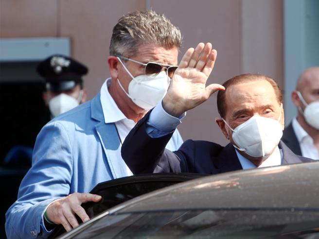 Berlusconi bën sot tamponin e dytë për Covid-19, pritet të dalë më në fund nga karantina