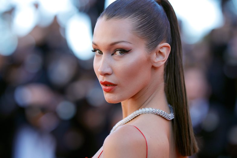 Bella Hadid ndryshon look, sjell trendin e ri të flokëve për vitin 2020