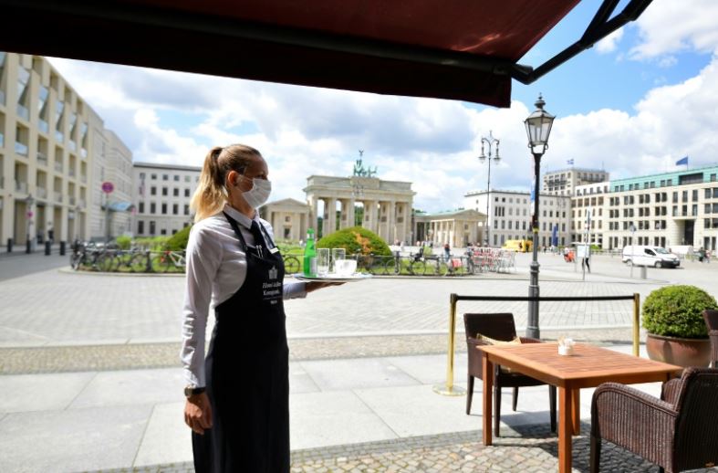 Anulohet rregullorja: Baret dhe restorantet në Berlin nuk do të mbyllen pas orës 23.00