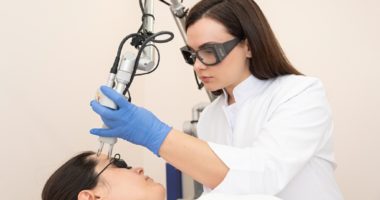 Trajtimet që ju bëjnë të dukeni dhe ndiheni bukur pas të 40-ave!